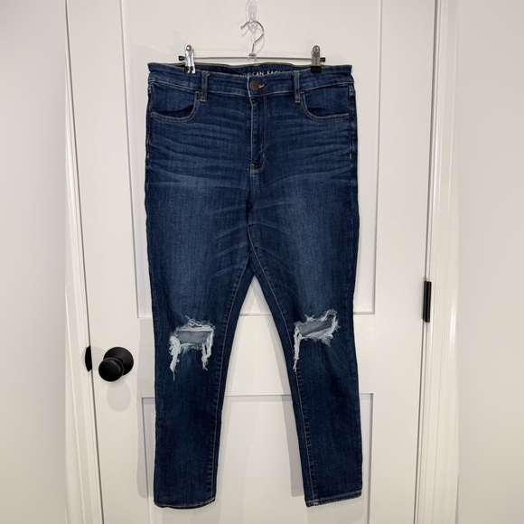 American Eagle Women’s Blue Ripped Jeans Next Level Stretch Skinny Size 14 - Picture 1 of 4